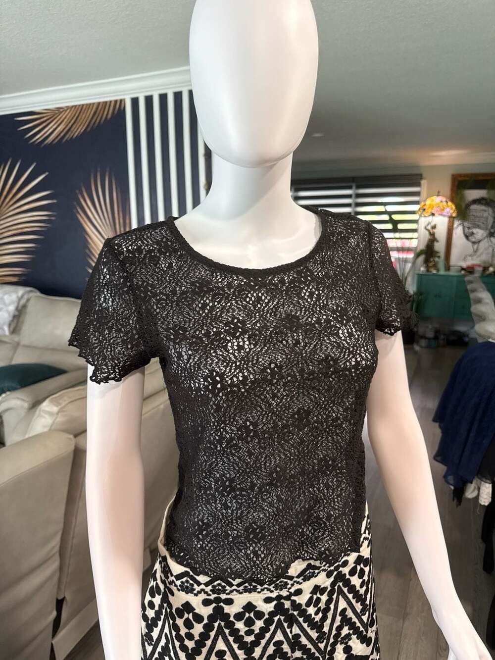 White House Black Market Black Lace Short Sleeve Scalloped Hem